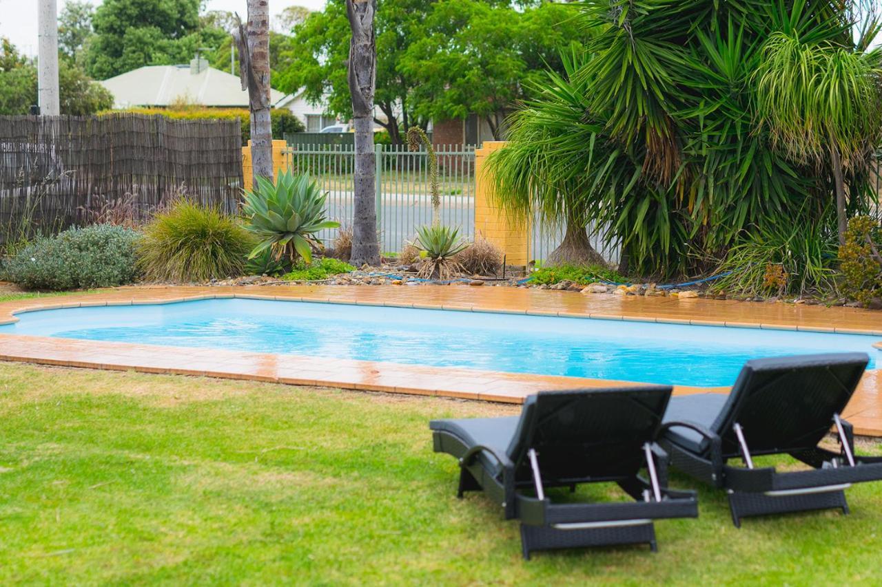 Echuca Motel Bagian luar foto