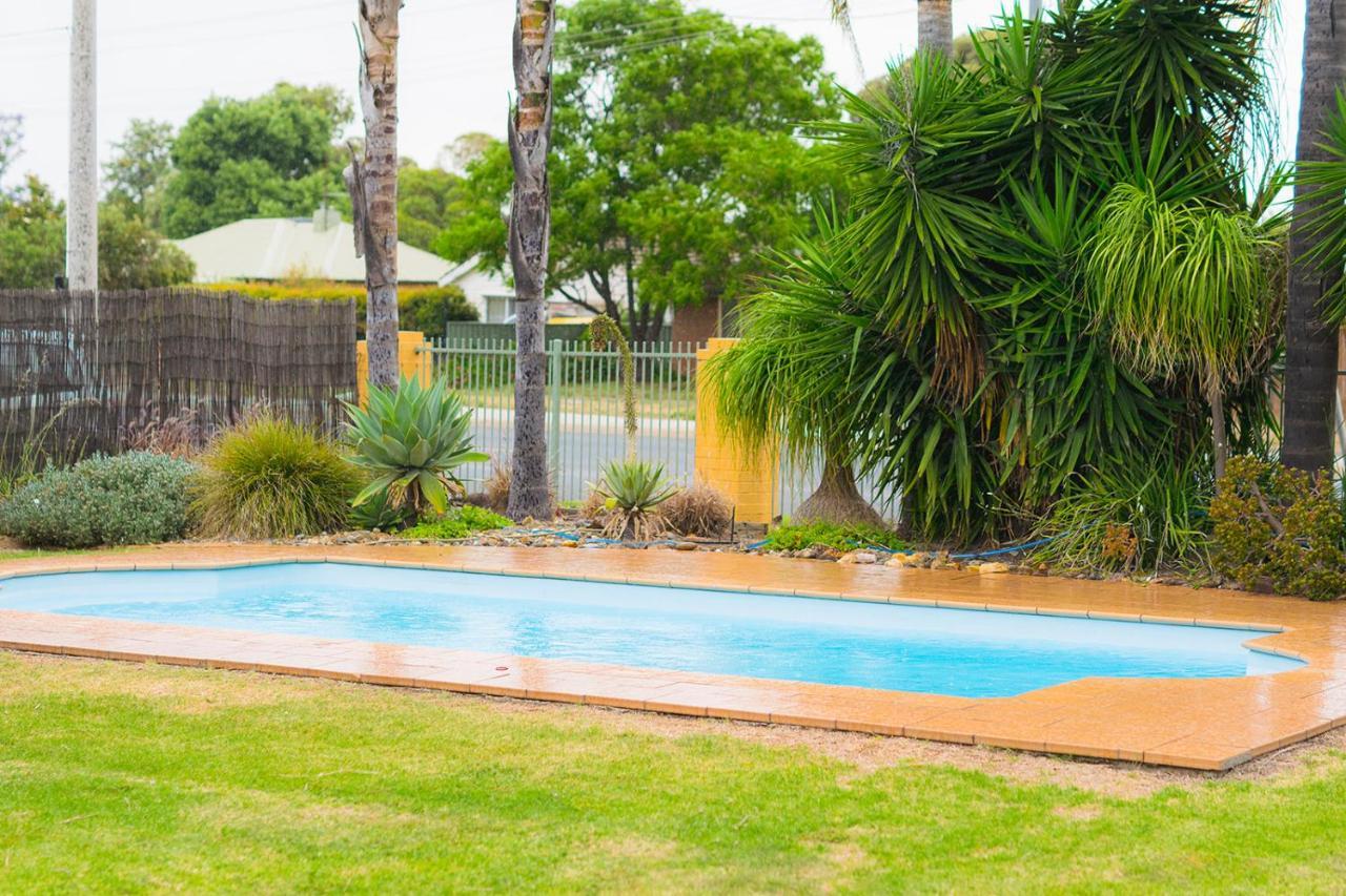 Echuca Motel Bagian luar foto